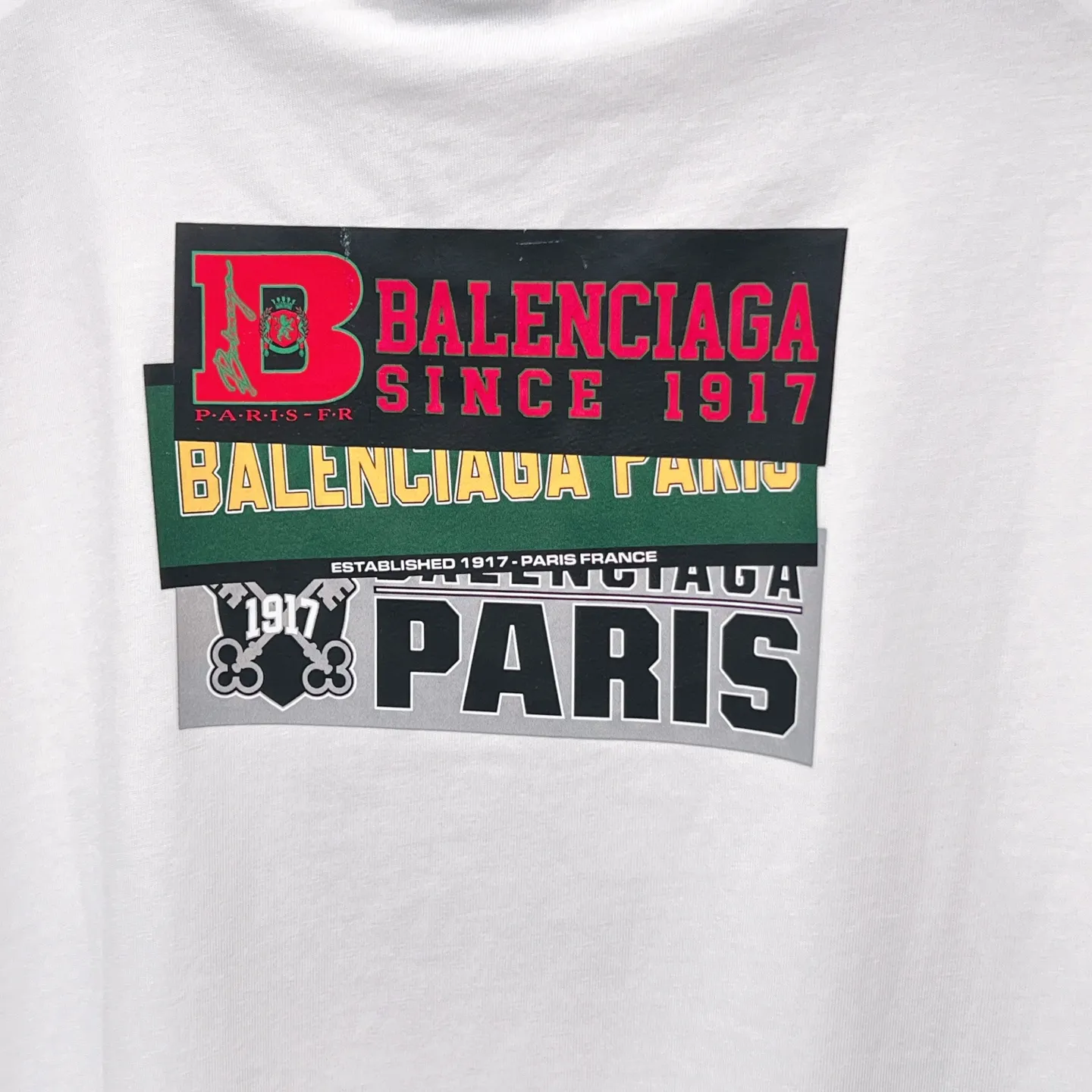 【 . Quality】BALENCI*GA/ .SS 26 New Arrival 。 Balenclag* T 。 ， . Authentic 。 ！ ZP 。 260 ， . ， ， 。 。 。 ， 。 OS . Same Style ：BL 263791 ：Black，White Size：XS S M L